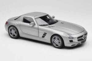 Mercedes AMG SLS C197 Grey Metallic Minichamps 1:18 100039025 Métal Moulé — image 6 sur 8