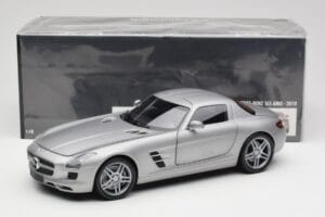 Mercedes AMG SLS C197 Grey Metallic Minichamps 1:18 100039025 Métal Moulé — image 8 sur 8