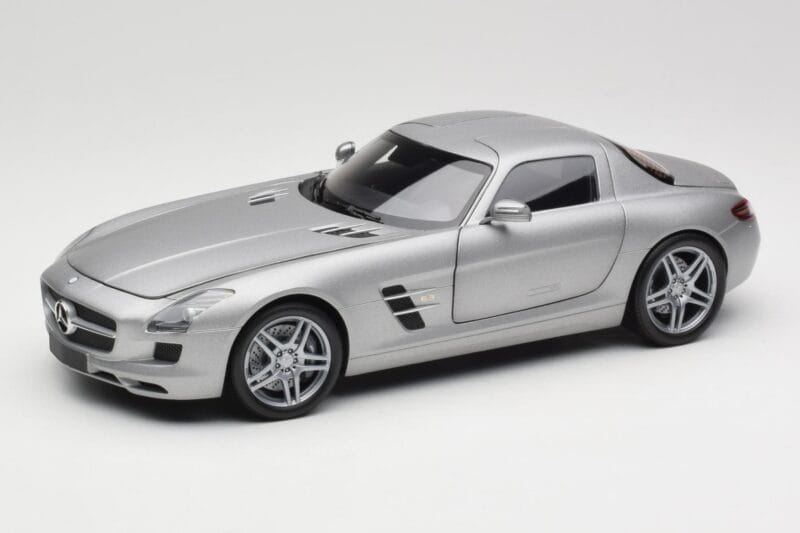 Mercedes AMG SLS C197 Grey Metallic Minichamps 1:18 100039025 Métal Moulé