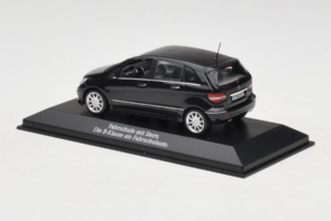 Mercedes B-Class W245 Auto-École Noir Minichamps 1:43 MB005 Métal Moulé — image 3 sur 4