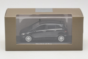 Mercedes B-Class W245 Auto-École Noir Minichamps 1:43 MB005 Métal Moulé — image 4 sur 4
