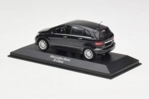 Mercedes B-Class W245 Cosmos Black Minichamps 1:43 B66962218 Métal Moulé — image 3 sur 4