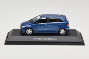 Mercedes B-Class W245 Lotus Blue Metallic Minichamps 1:43 B66962407 Métal Moulé