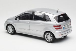 Mercedes B-Class W245 Argent Kyosho 1:18 B66962326 Métal Moulé — image 7 sur 8