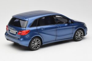 Mercedes B-Class W246 Lotus Bleu Métallisé Norev 1:18 B66961410 Métal Moulé — image 3 sur 8