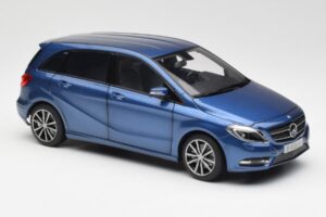 Mercedes B-Class W246 Lotus Bleu Métallisé Norev 1:18 B66961410 Métal Moulé — image 6 sur 8