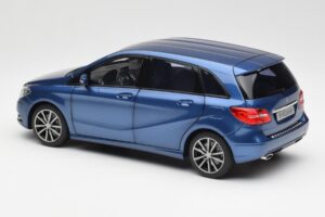 Mercedes B-Class W246 Lotus Bleu Métallisé Norev 1:18 B66961410 Métal Moulé — image 7 sur 8