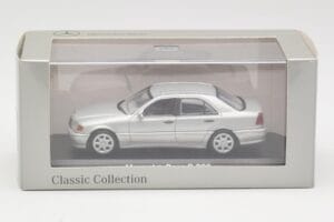 Mercedes C 200 W202 Iridium Silver Minichamps 1:43 B66040488 Métal Moulé — image 4 sur 4