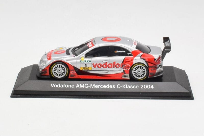 Mercedes C-Class C203 #1 Vodafone AMG B. Schneider DTM 2004 Minichamps 1:43 B66962207 Métal Moulé
