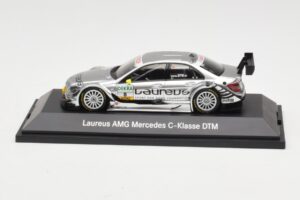 Mercedes C-Class C204 #8 R. Schumacher HWA DTM 2010 Minichamps 1:43 B66961414 Métal Moulé
