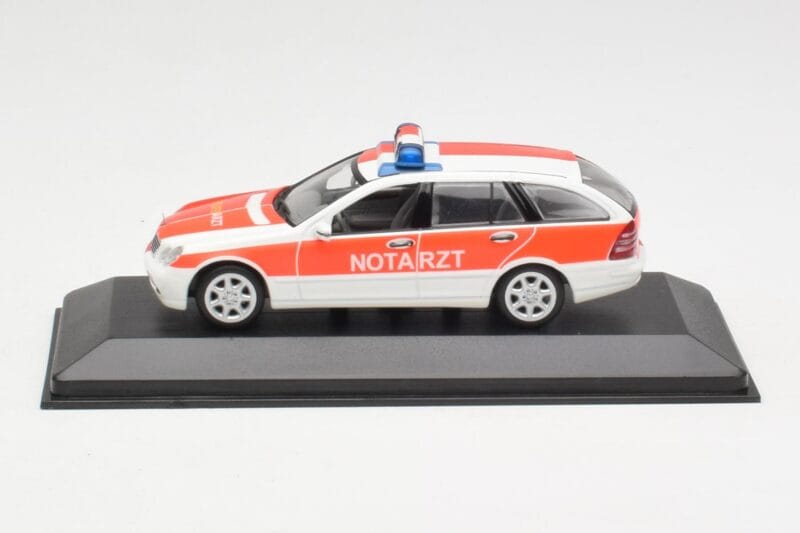 Mercedes C-Class S203 Notarzt Minichamps 1:43 430030190 Métal Moulé