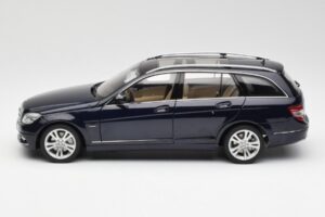 Mercedes C-Class S204 T-Modell Tanzanite Bleu AUTOart 1:18 B66962352 Métal Moulé — image 4 sur 8
