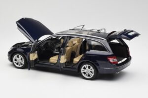 Mercedes C-Class S204 T-Modell Tanzanite Bleu AUTOart 1:18 B66962352 Métal Moulé — image 5 sur 8