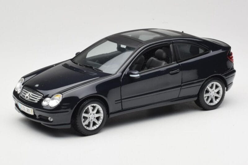 Mercedes C-Class Sports Coupe CL203 Bleu Maisto 1:18 B66962124 Métal Moulé