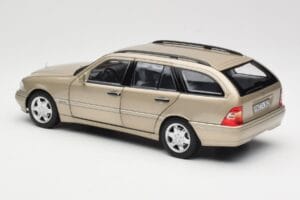 Mercedes C-Class T-Model W202 Smoke Silver Norev 1:18 183388 Métal Moulé — image 7 sur 8