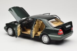 Mercedes C-Class W202 Malachite Green Norev 1:18 183372 Métal Moulé — image 3 sur 8