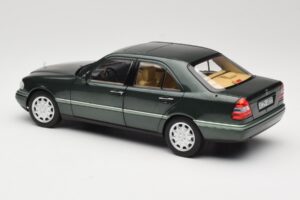 Mercedes C-Class W202 Malachite Green Norev 1:18 183372 Métal Moulé — image 6 sur 8
