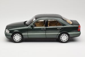 Mercedes C-Class W202 Malachite Green Norev 1:18 183372 Métal Moulé — image 7 sur 8