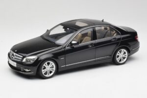 Mercedes C-Class W204 Avantgarde Obsidian Noir AUTOart 1:18 76264-R1 Métal Moulé