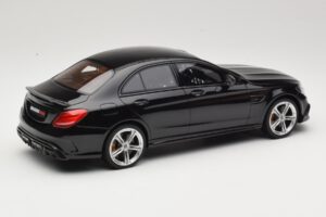 Mercedes C-Class W205 Brabus 650 Noir GT Spirit 1:18 GT132 Résine — image 2 sur 6