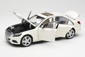 Mercedes C-Class W205 Diamond Blanc Métallisé Norev 1:18 B66960256 Métal Moulé — image 2 sur 8