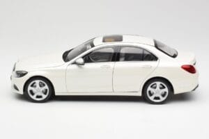 Mercedes C-Class W205 Diamond Blanc Métallisé Norev 1:18 B66960256 Métal Moulé — image 4 sur 8