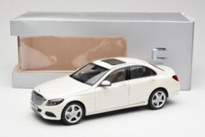 Mercedes C-Class W205 Diamond Blanc Métallisé Norev 1:18 B66960256 Métal Moulé — image 8 sur 8