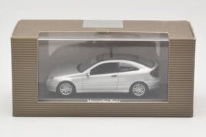 Mercedes C-Class W203 Sport Coupé Argent Minichamps 1:43 B66961916 Métal Moulé — image 4 sur 4