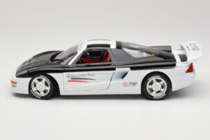 Mercedes C112 Sport Blanc & Noir Guiloy 1:18 68521 Métal Moulé — image 4 sur 8