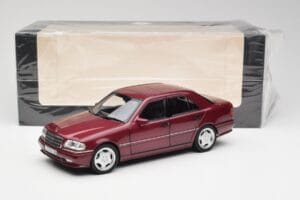 Mercedes AMG C36 W202 Almandine Rouge Norev 1:18 B66040706 Métal Moulé — image 8 sur 8