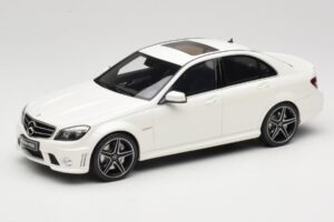 Mercedes C63 AMG W204 Diamond White GT Spirit 1:18 GT928 Résine