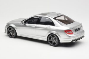 Mercedes C63 AMG W204 Argent GT Spirit 1:18 GT462 Résine — image 5 sur 6