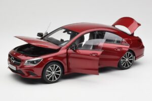 Mercedes CLA C117 Designo Patagonia Rouge Métallisé Norev 1:18 B66960131 Métal Moulé — image 2 sur 8