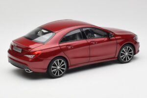 Mercedes CLA C117 Designo Patagonia Rouge Métallisé Norev 1:18 B66960131 Métal Moulé — image 3 sur 8