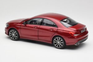 Mercedes CLA C117 Designo Patagonia Rouge Métallisé Norev 1:18 B66960131 Métal Moulé — image 7 sur 8