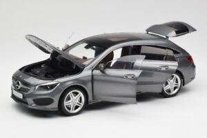 Mercedes CLA C117 Mountain Gris Norev 1:18 B66960351 Métal Moulé — image 2 sur 8