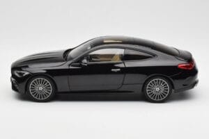 Mercedes CLE C236 Coupe Obsidian Noir Métallique Norev 1:18 183937 Métal Moulé — image 4 sur 8