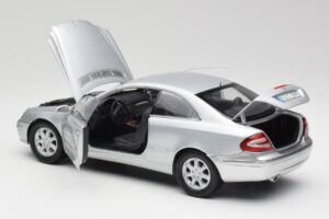 Mercedes CLK 500 C209 Argent Kyosho 1:18 B66962144 Métal Moulé — image 5 sur 8