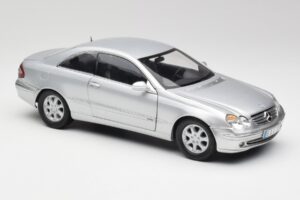 Mercedes CLK 500 C209 Argent Kyosho 1:18 B66962144 Métal Moulé — image 6 sur 8