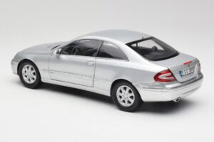 Mercedes CLK 500 C209 Argent Kyosho 1:18 B66962144 Métal Moulé — image 7 sur 8