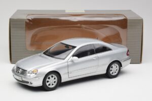 Mercedes CLK 500 C209 Argent Kyosho 1:18 B66962144 Métal Moulé — image 8 sur 8