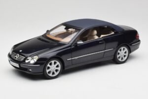 Mercedes CLK 500 W209 Cabriolet Bleu Foncé Métallique Kyosho 1:18 B66962174 Métal Moulé — image 3 sur 9