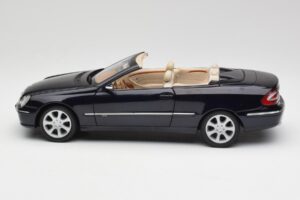 Mercedes CLK 500 W209 Cabriolet Bleu Foncé Métallique Kyosho 1:18 B66962174 Métal Moulé — image 5 sur 9