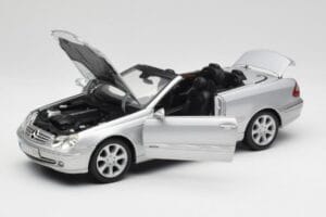 Mercedes CLK 500 Cabriolet Elegance A209 Argent Kyosho 1:18 B66962172 Métal Moulé — image 2 sur 8