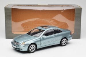 Mercedes CLK 500 W209 Bleu Clair Métallique Kyosho 1:18 B66962192 Métal Moulé — image 8 sur 8
