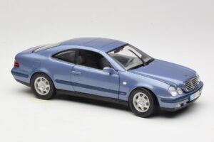 Mercedes CLK C208 Violet Anson 1:18 30330 Métal Moulé — image 6 sur 8