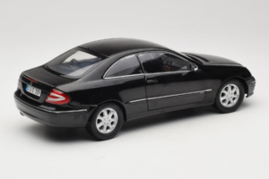 Mercedes CLK C209 Black Metallic Kyosho 1:18 B66962149 Métal Moulé — image 3 sur 8
