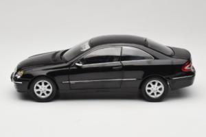 Mercedes CLK C209 Black Metallic Kyosho 1:18 B66962149 Métal Moulé — image 4 sur 8