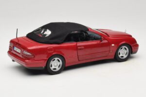 Mercedes CLK A208 Cabriolet Rouge Anson 1:18 30338 Métal Moulé — image 3 sur 8
