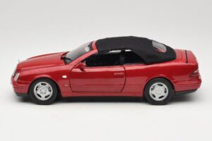 Mercedes CLK A208 Cabriolet Rouge Anson 1:18 30338 Métal Moulé — image 4 sur 8